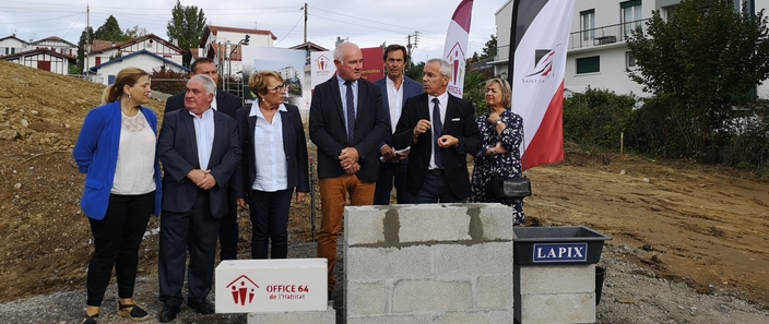 Pose de 1ère Pierre du programme Lilitegia a Saint Jean de Luz