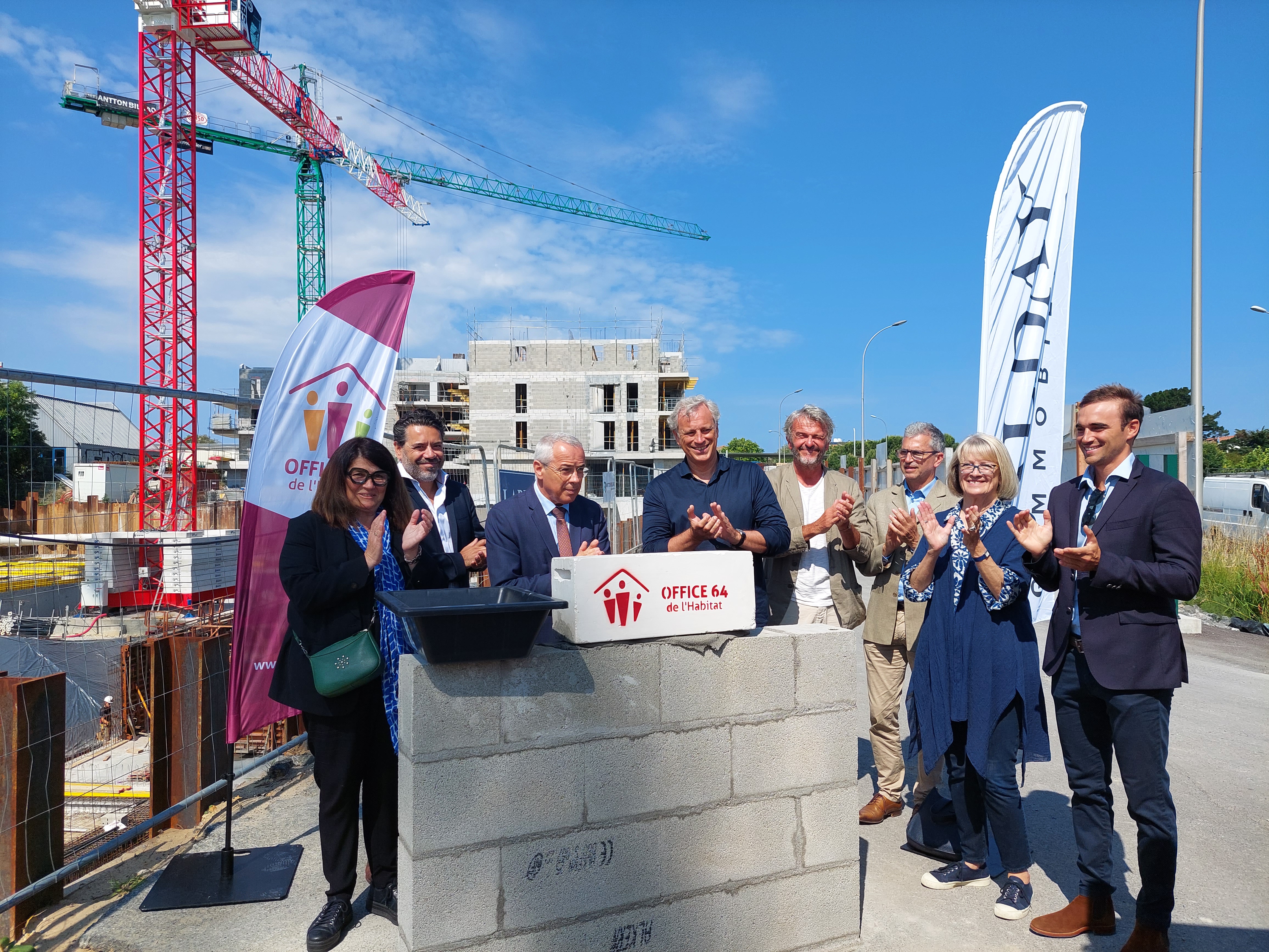 Pose de la 1ère pierre du Clos des 5 cantons et du Domaine des 5 cantons à Anglet