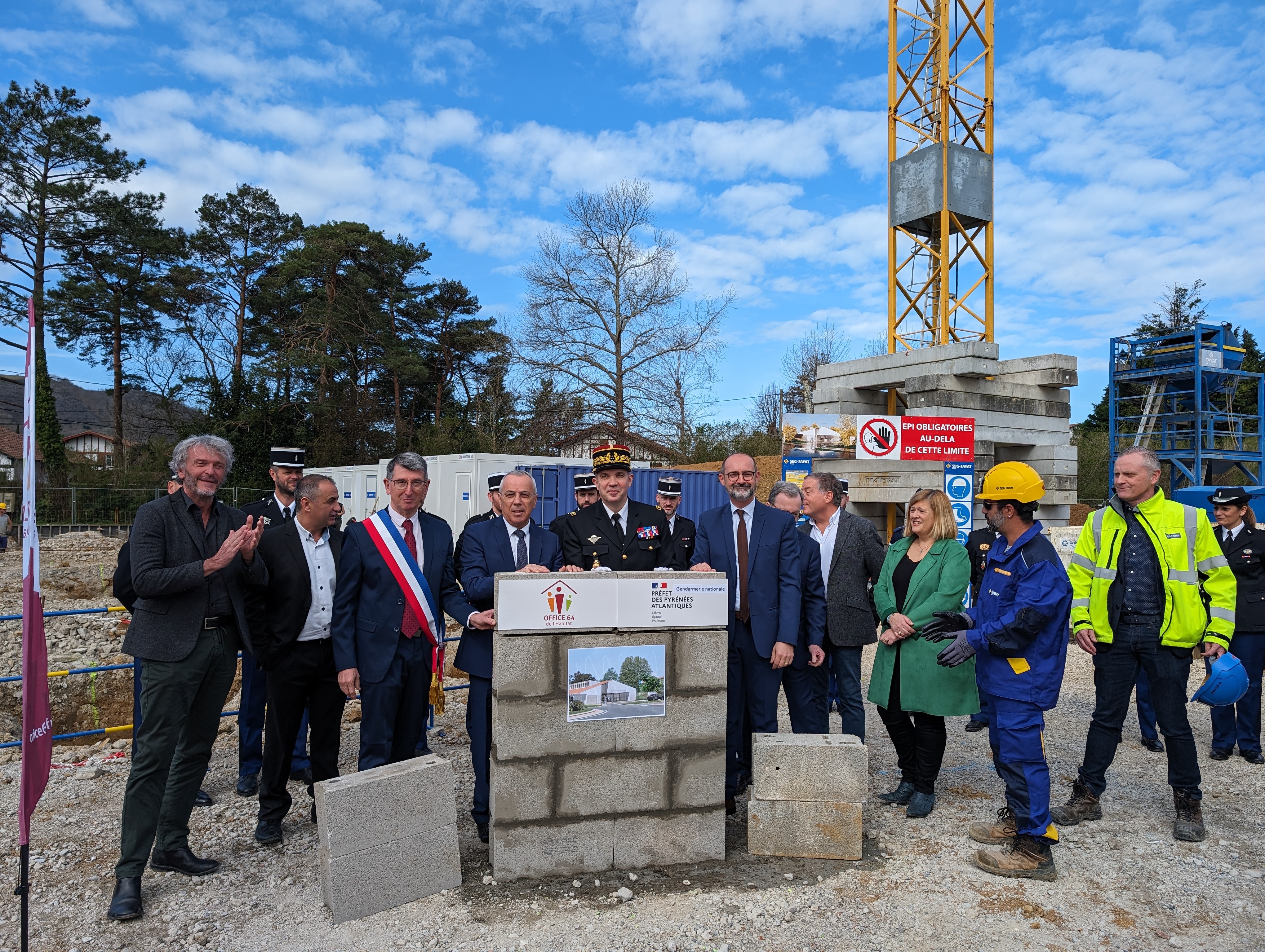 Pose de 1ère pierre du programme de la Caserne de Gendarmerie à Saint-Pée-Sur-Nivelle