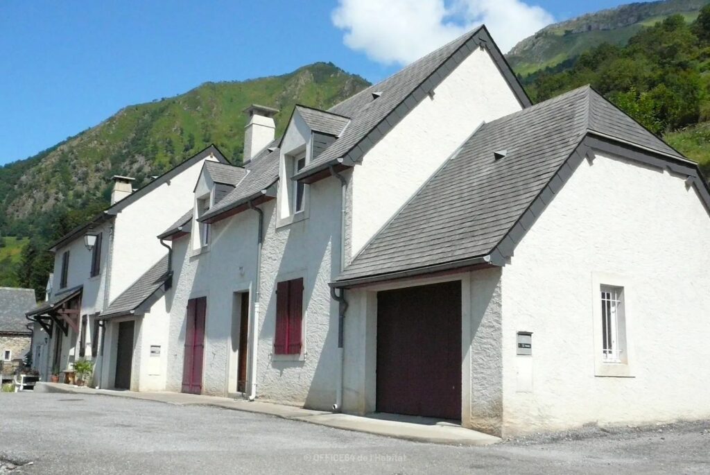 DU CHATEAU