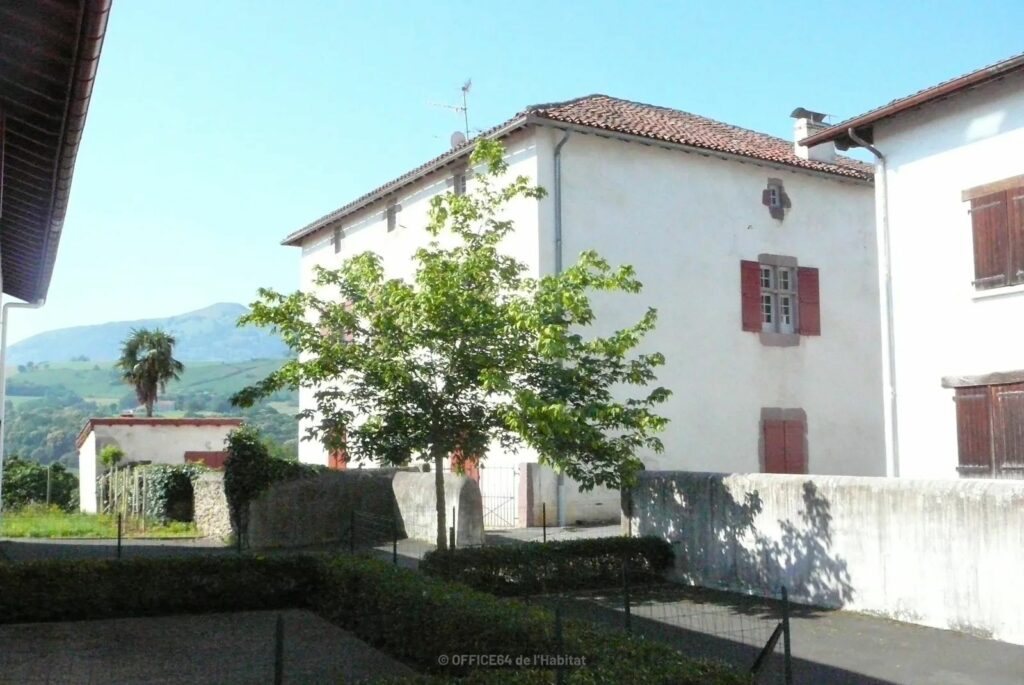 MAISON HEGUIDERRIA