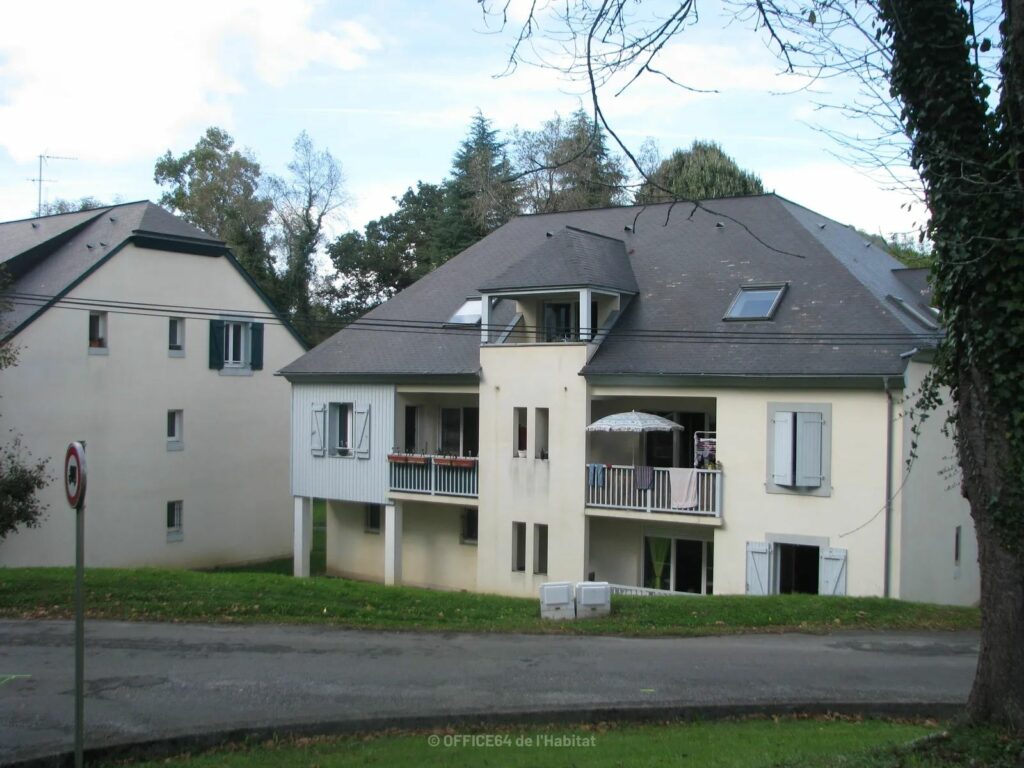 RES LES MERISIER – ERABLES – CHENES