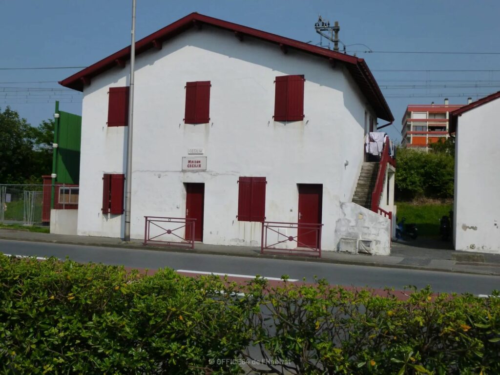 MAISON CECILIA