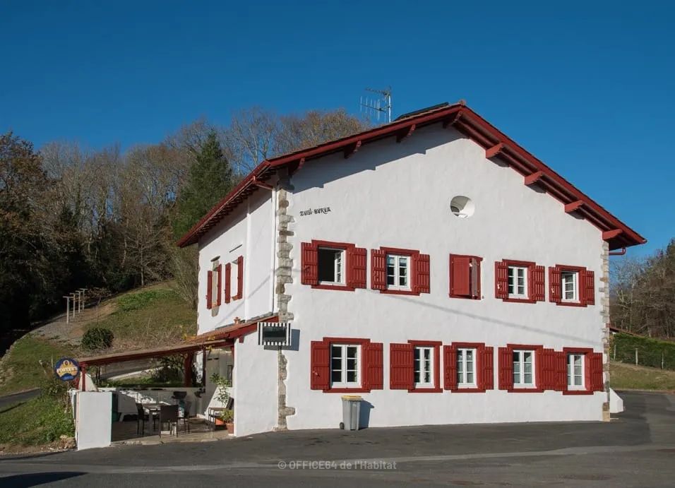 MAISON ZUBI BURUA